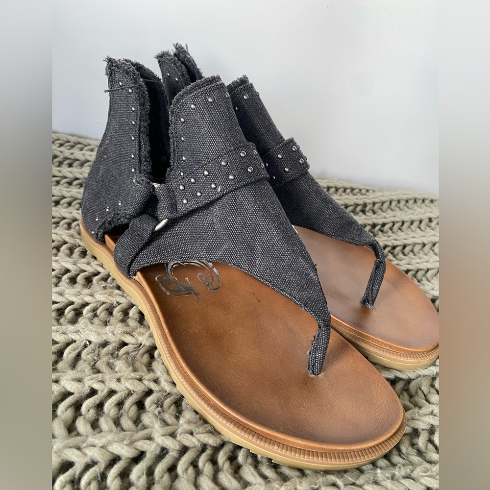 Very G Journey Sandal